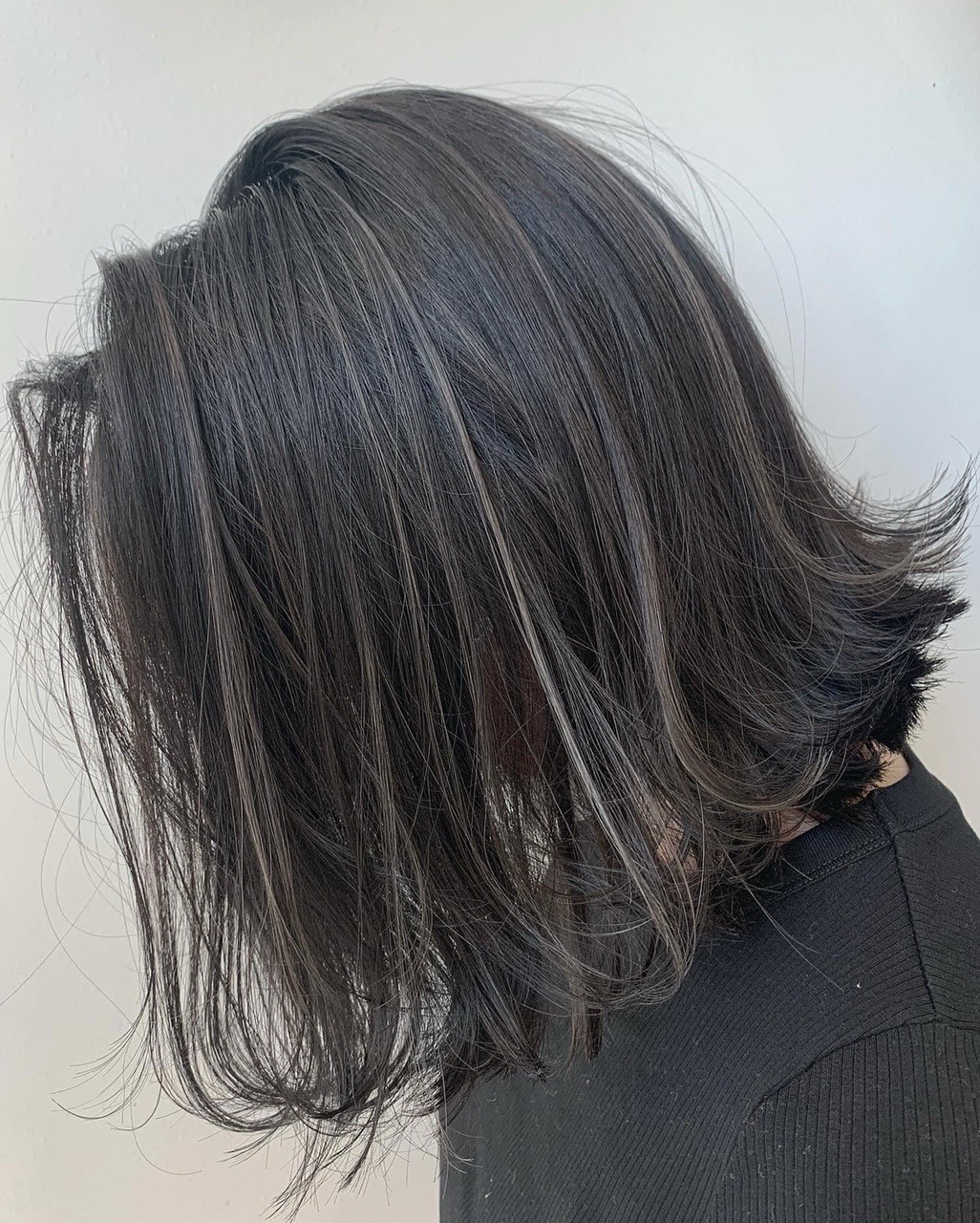 髪に良いカラー剤なので傷んだ感じもなく、手触りがいいです♪