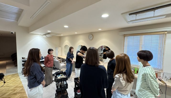 縮毛矯正の臨店講習を行いました！スタッフの技術向上への取り組み✂️